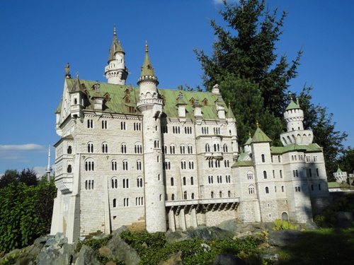 Le château de Neuschwanstein au parc d'attraction Minimundus